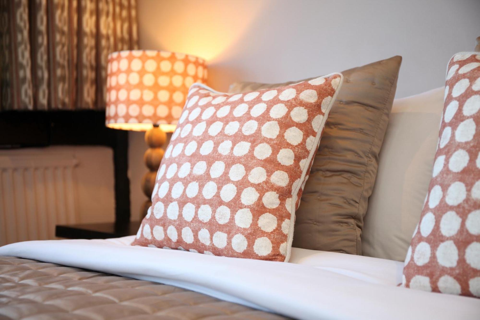 Crown Hotel Нантвич Экстерьер фото