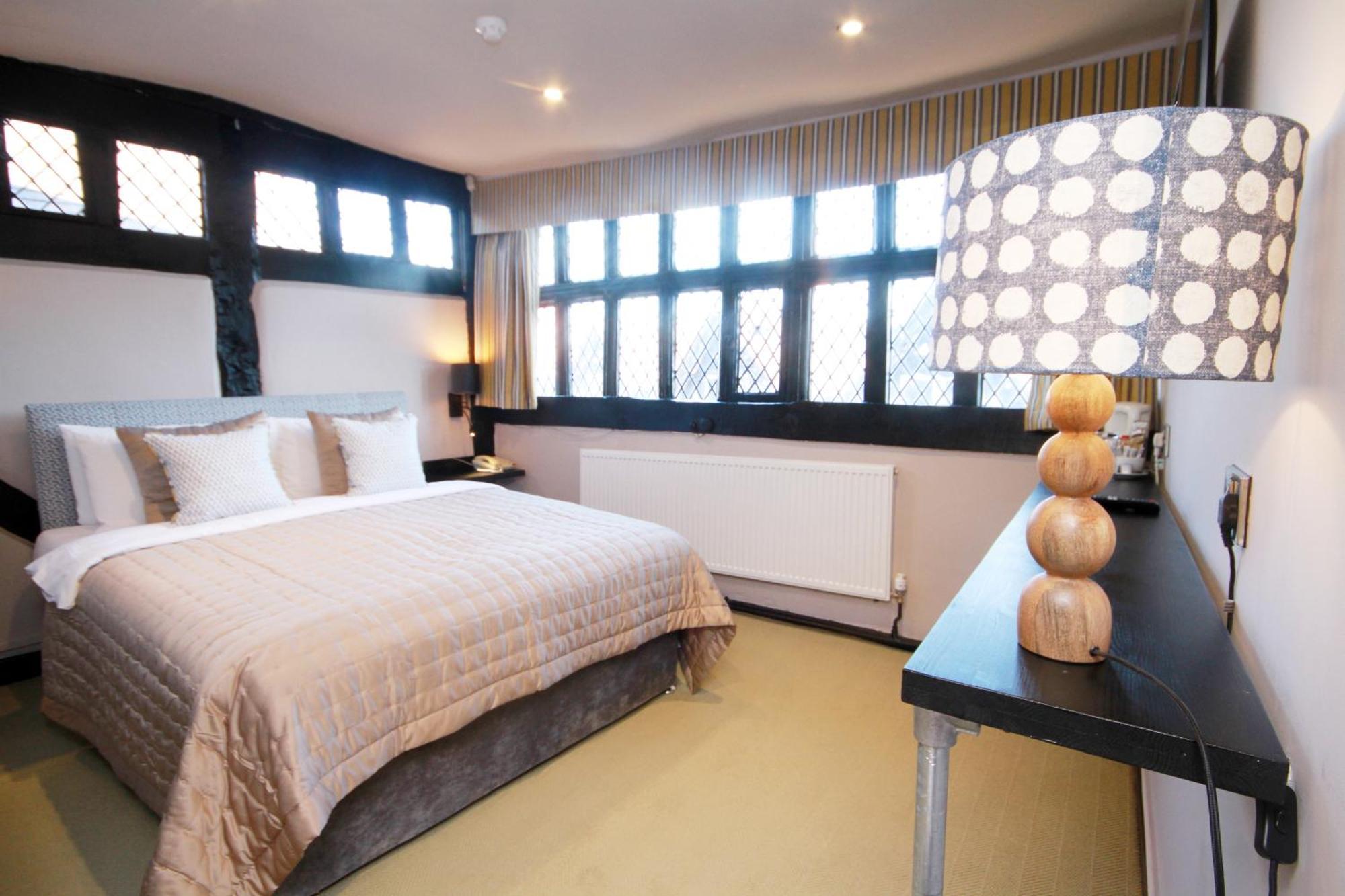 Crown Hotel Нантвич Экстерьер фото
